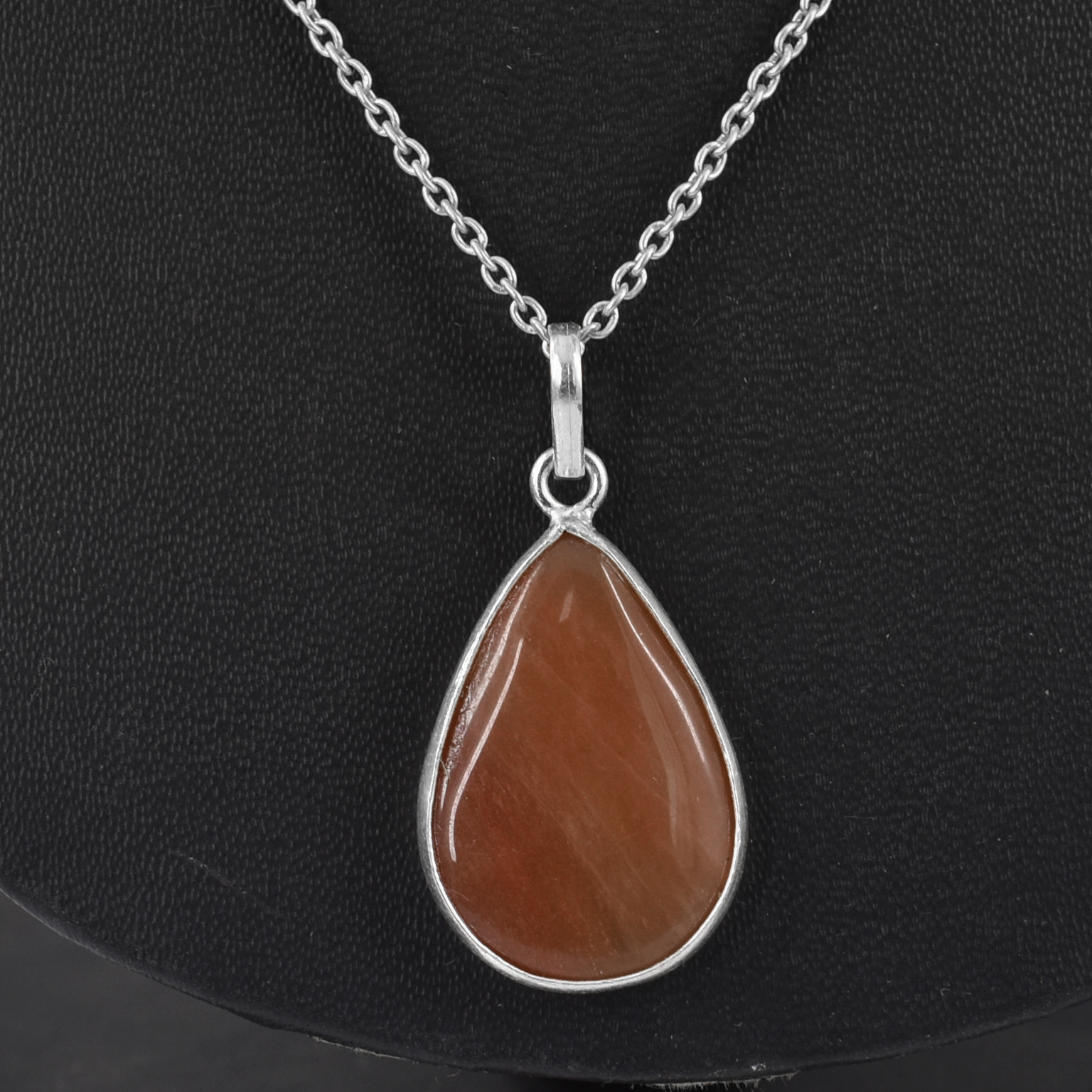 Carnelian Pendant – Pear Cut 25 x 16.5 mm – 4 Gram – Natural Orange Gemstone – 925 Sterling Silver - Image 6