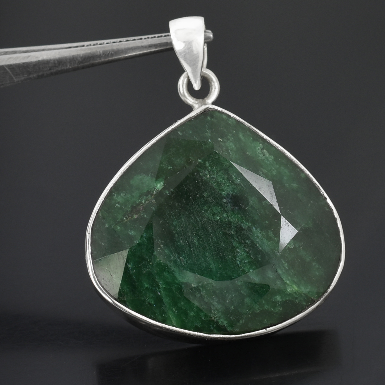 Emerald Pendant in 925 Sterling Silver – 28x31mm, 14.5g – Heart Chakra Healing Gemstone - Image 3