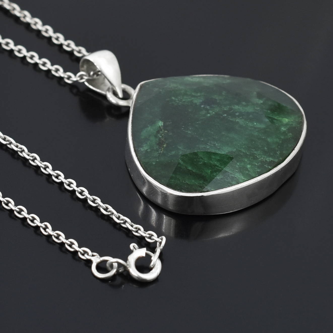 Emerald Pendant in 925 Sterling Silver – 28x31mm, 14.5g – Heart Chakra Healing Gemstone - Image 4