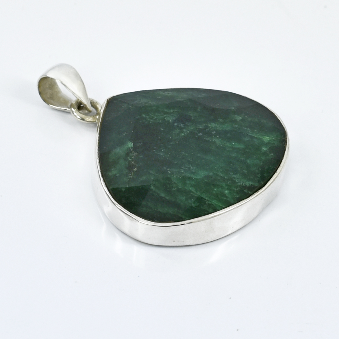 Emerald Pendant in 925 Sterling Silver – 28x31mm, 14.5g – Heart Chakra Healing Gemstone - Image 2