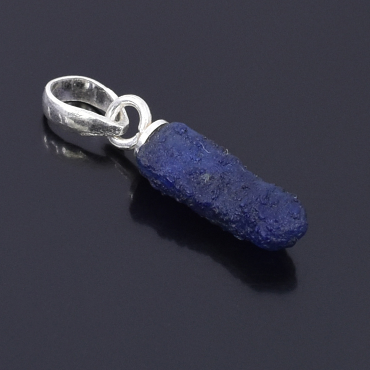 Blue Sapphire Rough Pendant – 925 Sterling Silver – 15 x 4 mm – 1g - Image 3