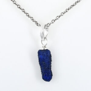 Blue Sapphire Rough Pendant – 925 Sterling Silver – 15 x 4 mm – 1g