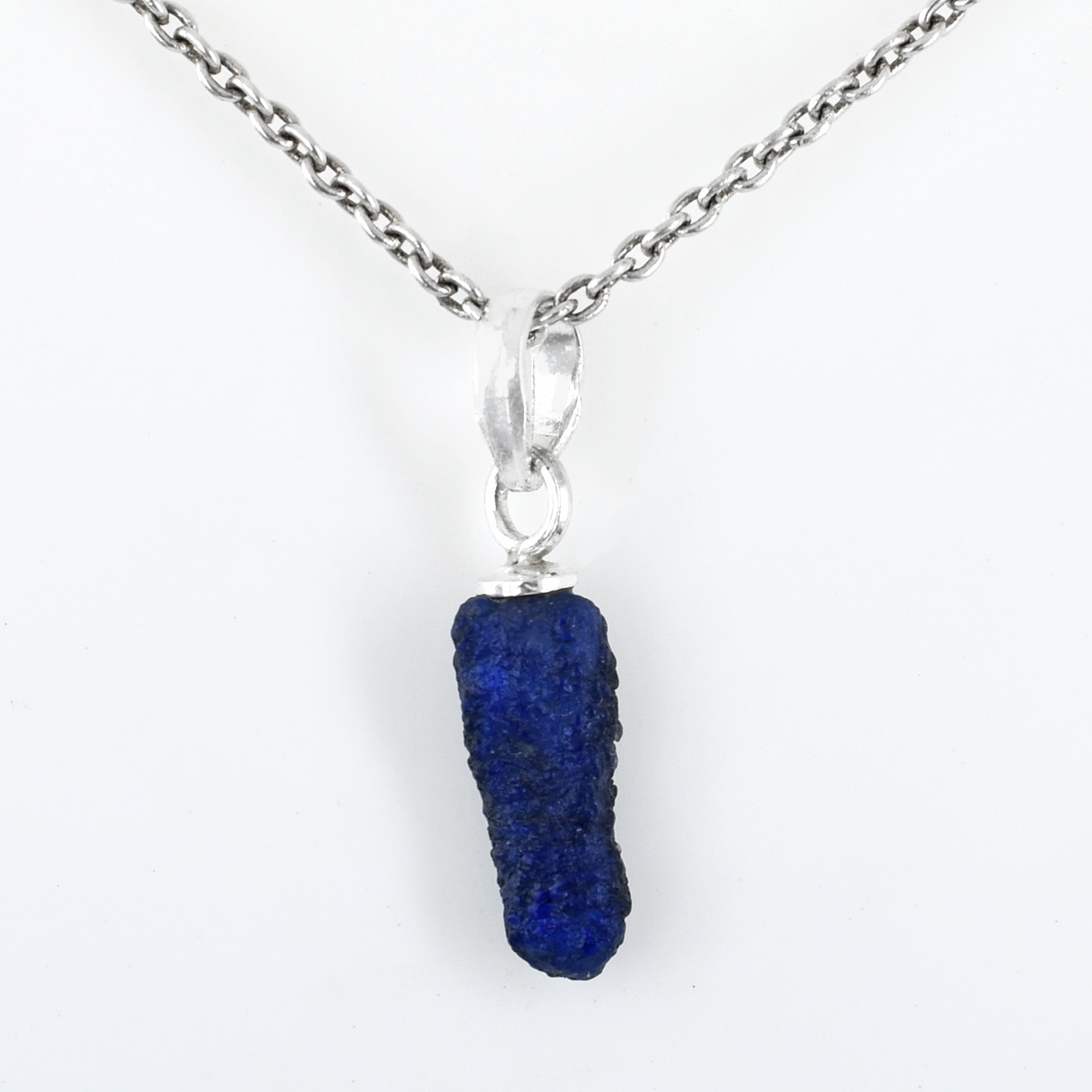 Blue Sapphire Rough Pendant – 925 Sterling Silver – 15 x 4 mm – 1g