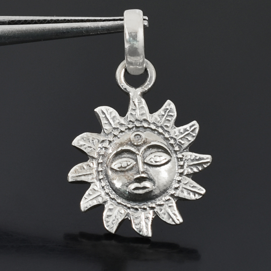 925 Sterling Silver Sun Pendant | 14.20 Ct | 20 x 19 x 2.5 mm | Handmade Spiritual Jewelry - Image 3