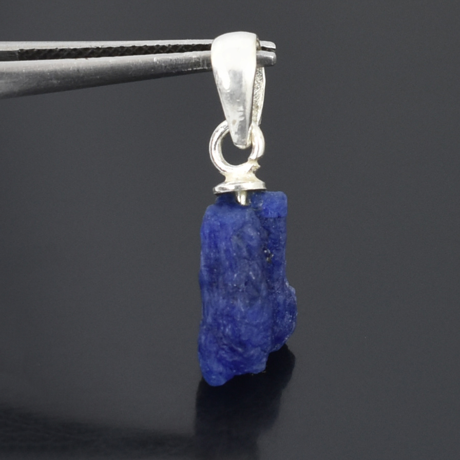 Blue Sapphire Rough Pendant – 925 Sterling Silver – 16 x 5.5mm – 8.60 Ct - Image 7