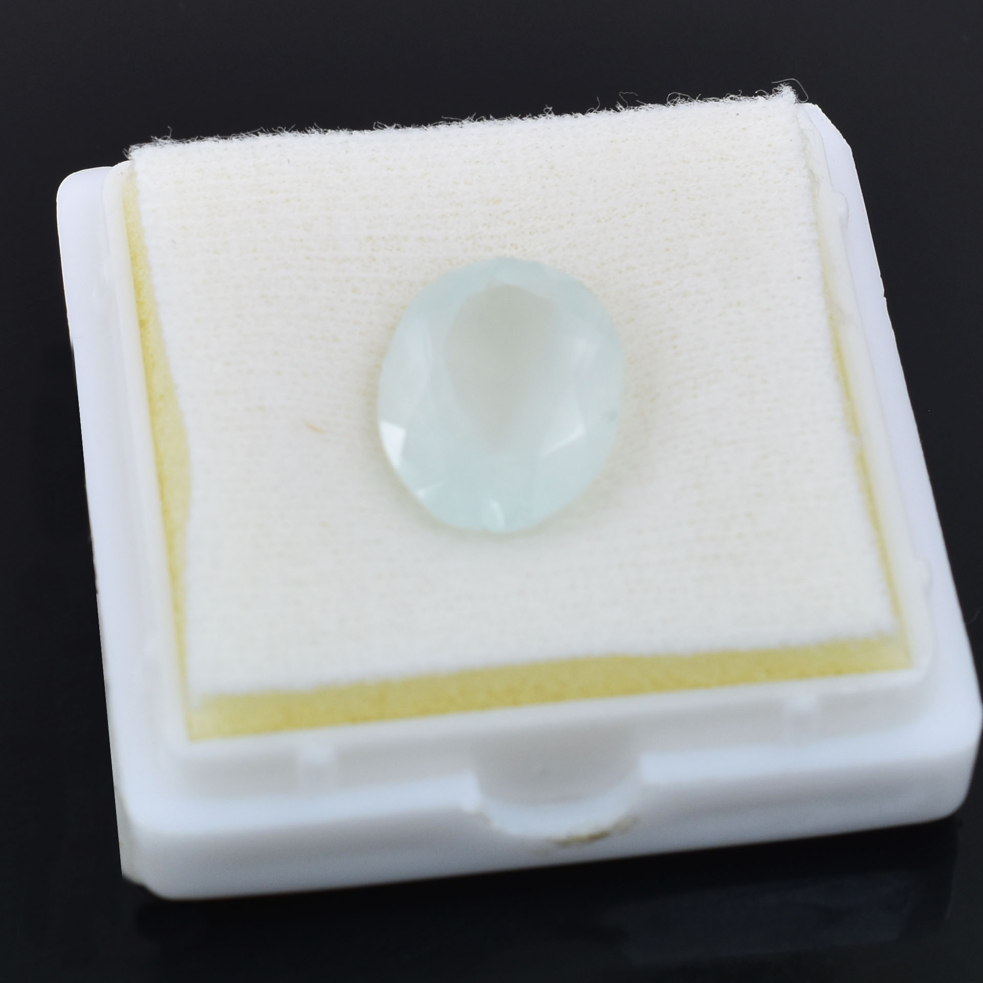 Natural Aquamarine Gemstone - Image 3