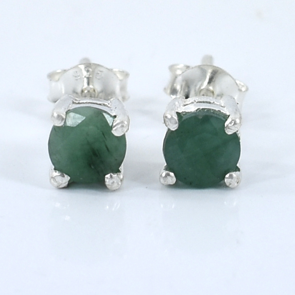 Natural Emerald Stud Earrings (Panna) – 925 Silver