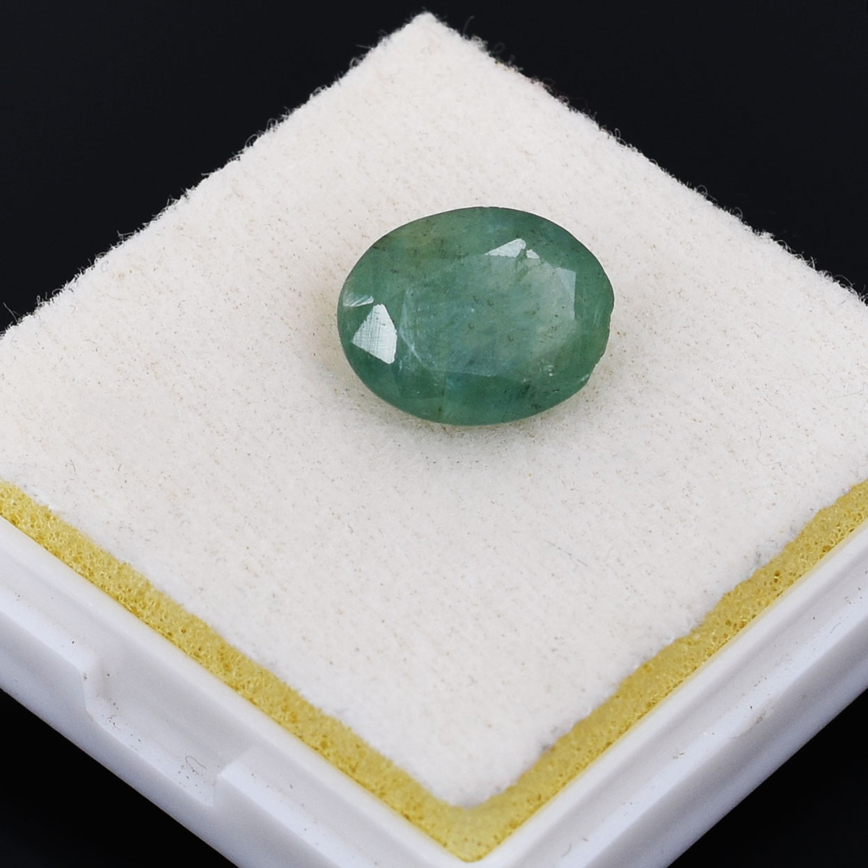 Natural Emerald (Beryl) Panna – Oval Green Gemstone for Astrology & Healing - Image 4