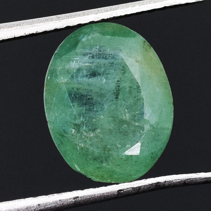 Natural Emerald (Beryl) Panna – Oval Green Gemstone for Astrology & Healing - Image 3