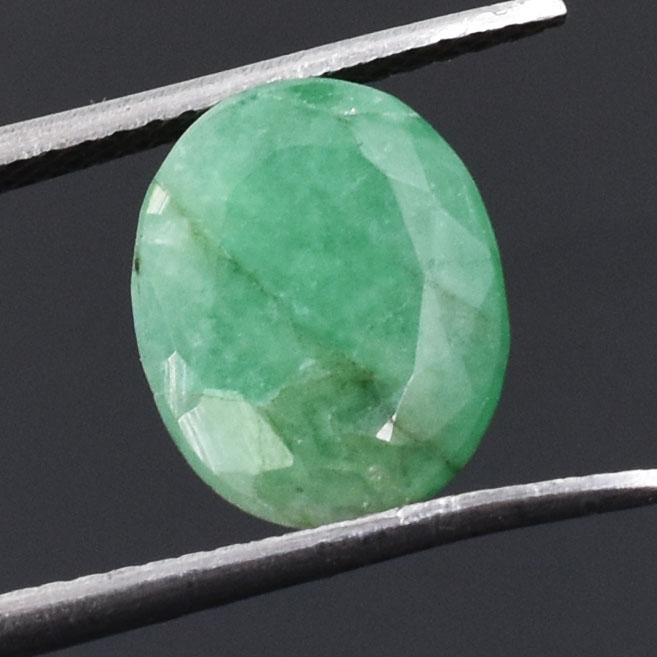 Natural Emerald (Beryl) Panna – Oval Green Gemstone for Astrology & Healing - Image 2