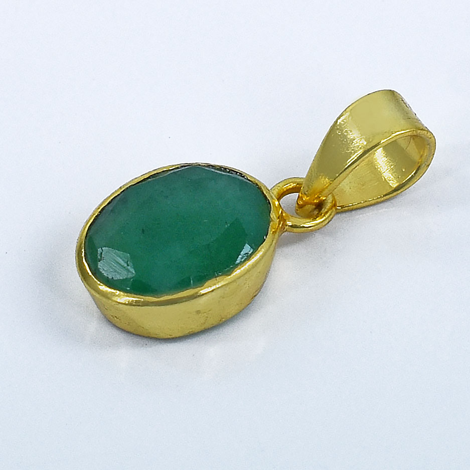 Natural Green Aventurine Faceted Oval Pendant with Gold-Plated Chain - Image 4