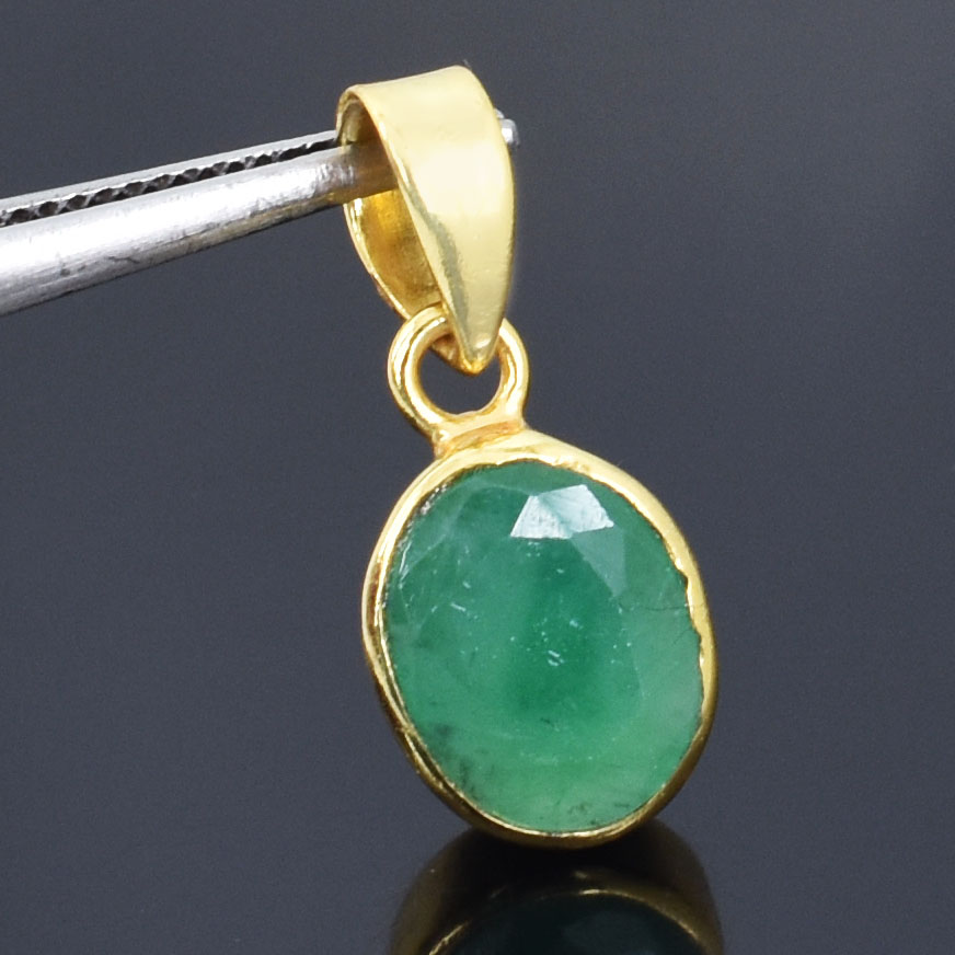 Natural Green Aventurine Faceted Oval Pendant with Gold-Plated Chain - Image 9