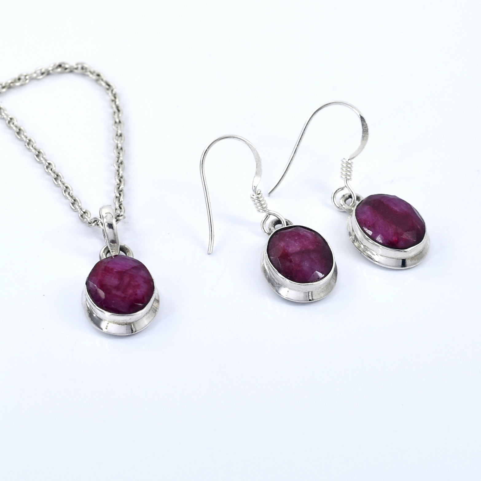 Natural Ruby (Manik) Gemstone Pendant in 925 Sterling Silver - Image 5
