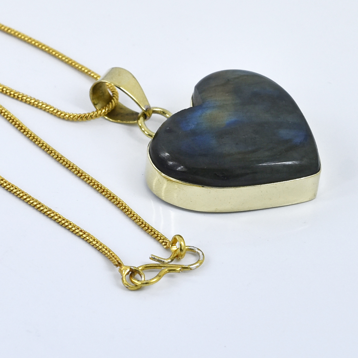 Natural Labradorite Heart Shape Gemstone Pendant – 20 CT | 10.30 Grams - Image 2