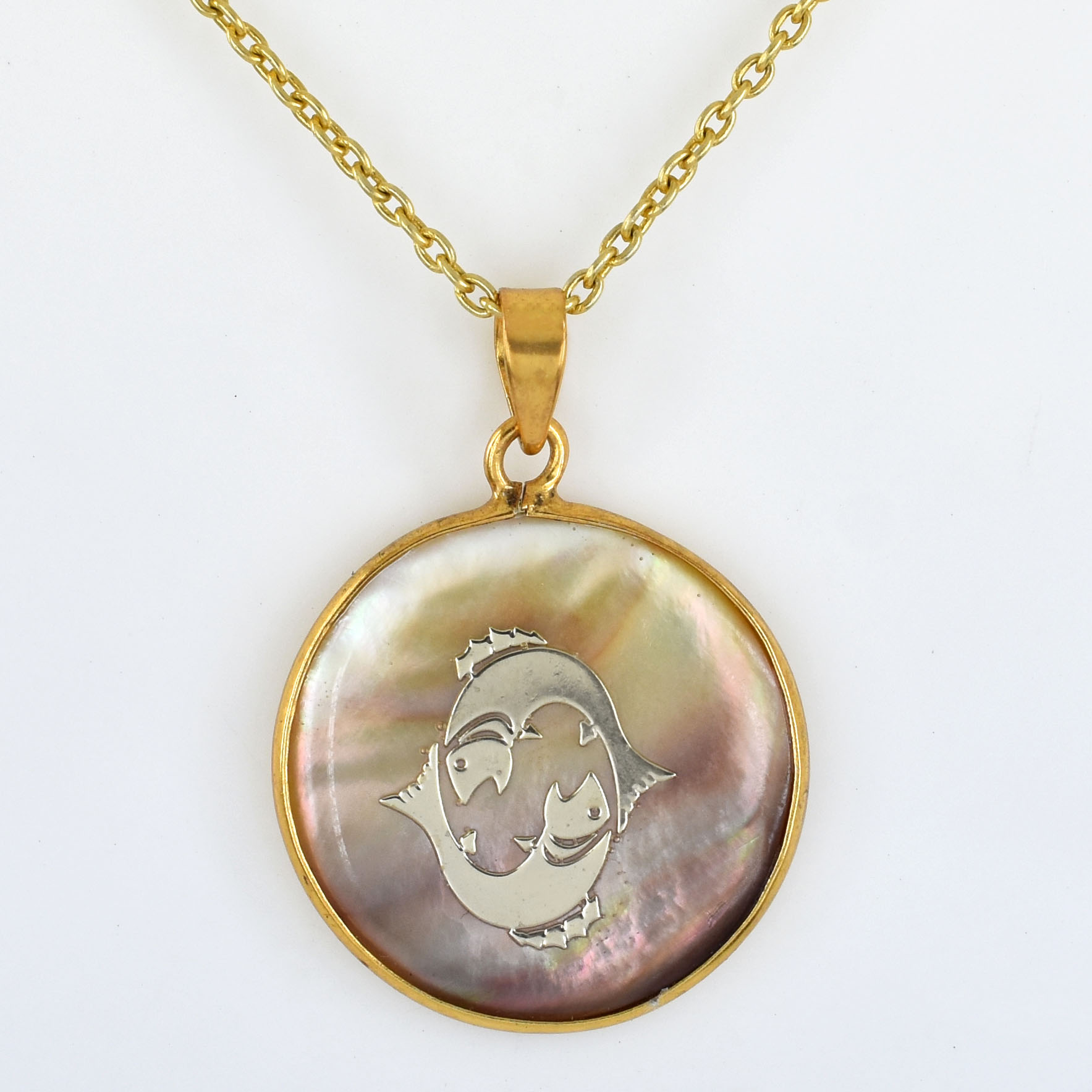 Pisces Zodiac Shell Pendant Necklace (Meen Rashi Pendant)