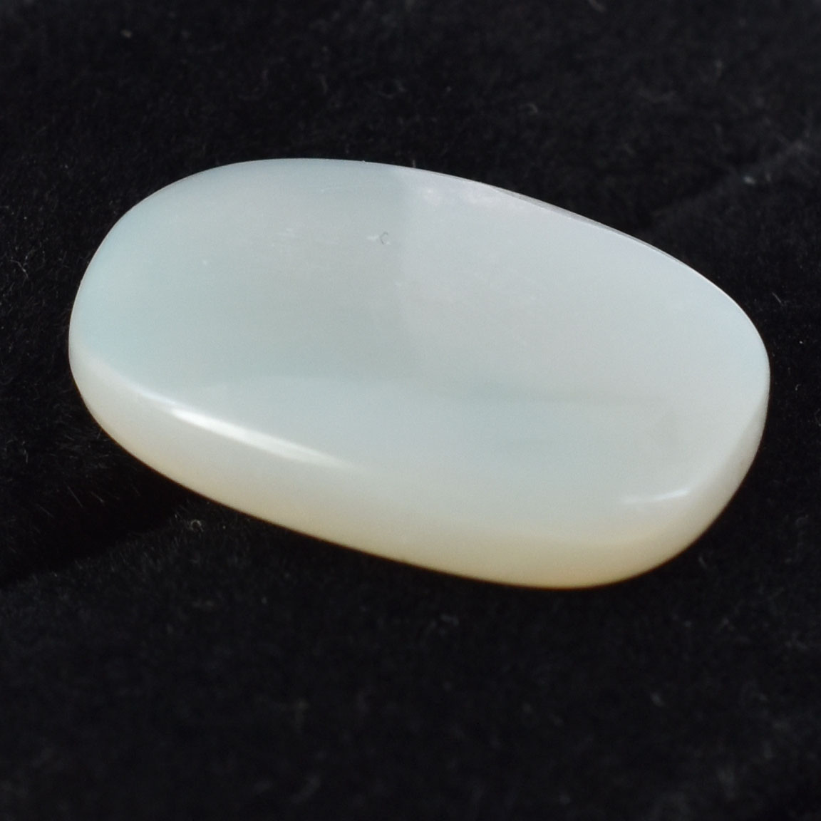 Natural White Moonstone Oval Cabochon Gemstone - Image 3