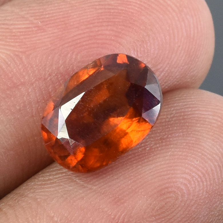 Certified Natural Hessonite Garnet (Gomed) – 4.10 Carat Oval Mixed Cut Gemstone - Image 2