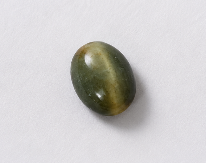 Natural Cat's Eye Quartz Gemstone | 3.00 Carats Yellowish Green - Image 2