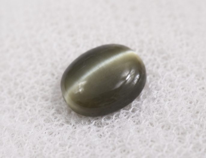 Natural Cat's Eye Quartz Gemstone | 3.36 Carats Grey