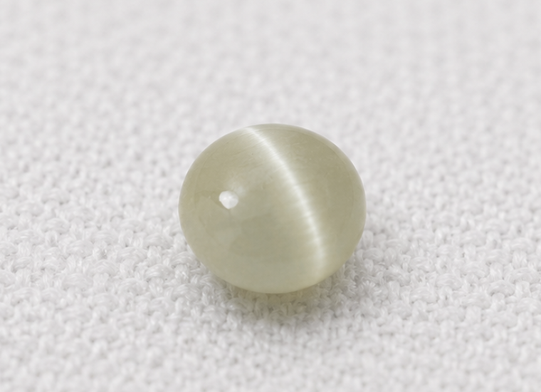 Natural Cat's Eye Quartz Gemstone | 4.41 Carats Grey - Image 4