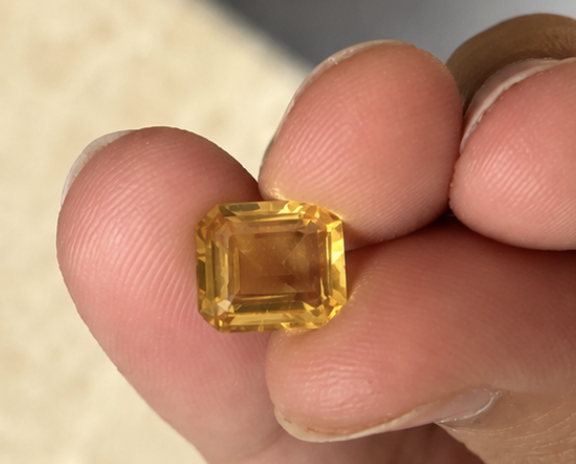 Natural Citrine Gemstone | 2.63 Carats Yellow - Image 2
