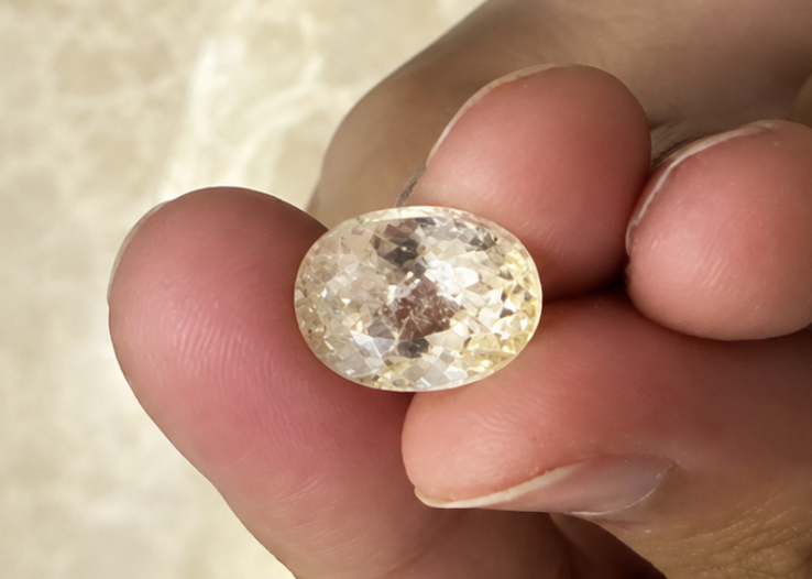 Natural Topaz Gemstone | 6.61 Carats Yellow - Image 2