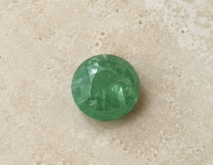Natural Emerald Gemstone | 4.07 Carats Green - Image 4