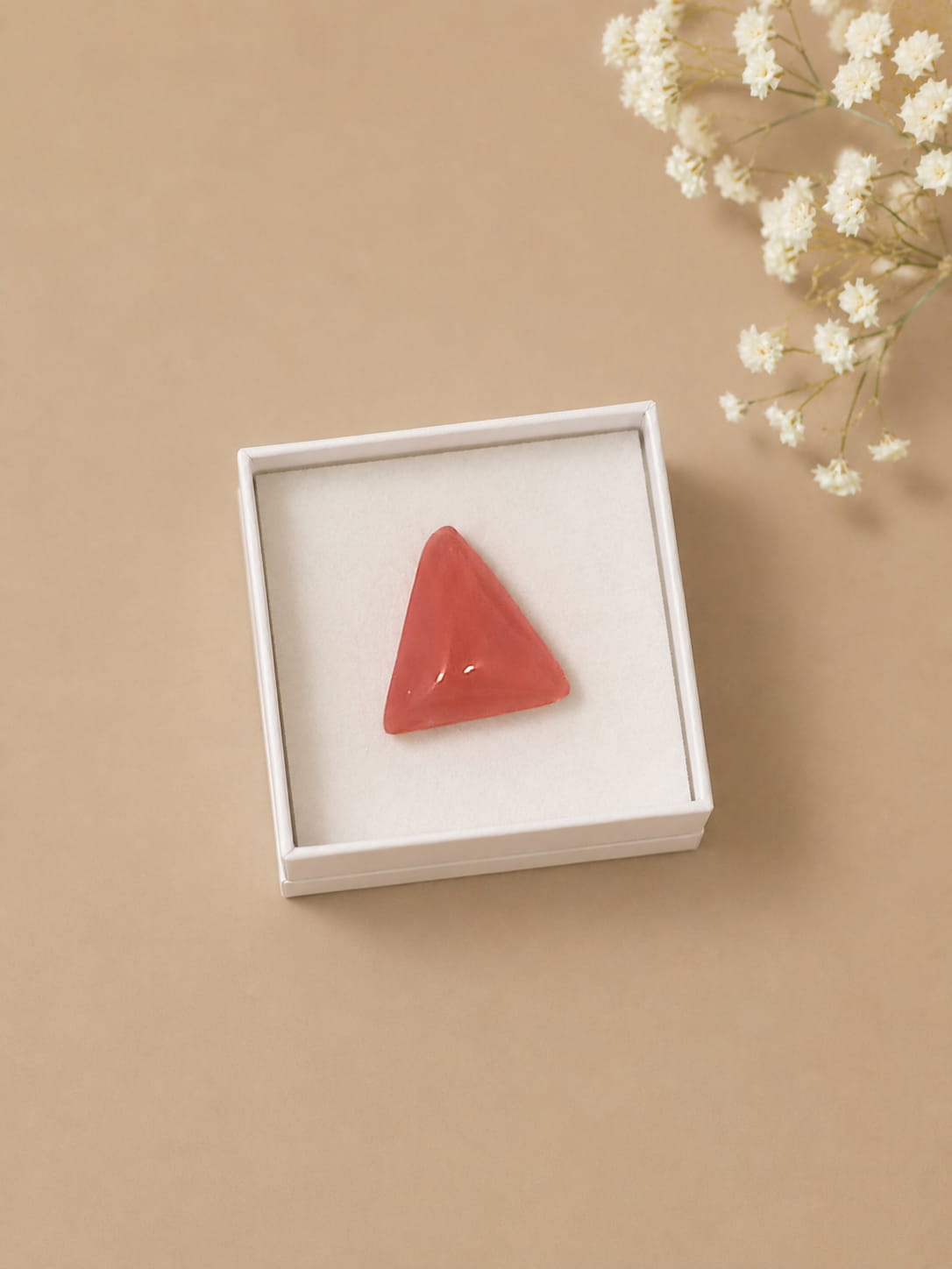 Premium 3.83 Cts Certified Natural Red Coral (Moonga) Triangular Cut - Image 4